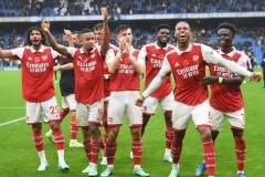 随着曼城3-0曼联，利物浦1-0绝杀，英超积分榜更新：第2至第4同分