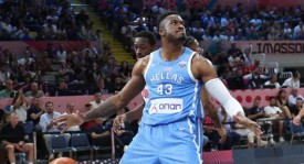 诡异的53万美元签约与裁员决策背后的财务考量与战略意图